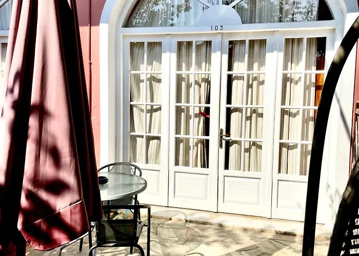 Marietta Boutique Apts * 티실리비