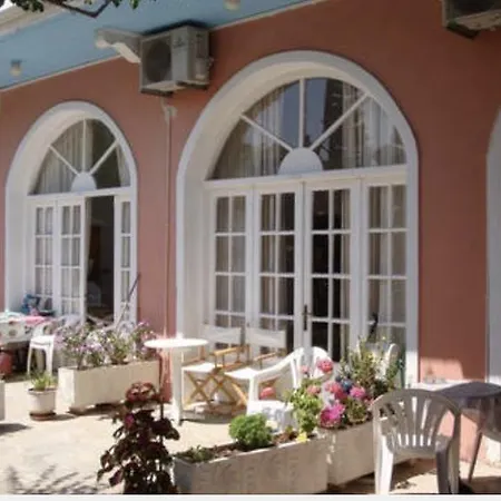 Marietta Boutique Apts * تسيليفي